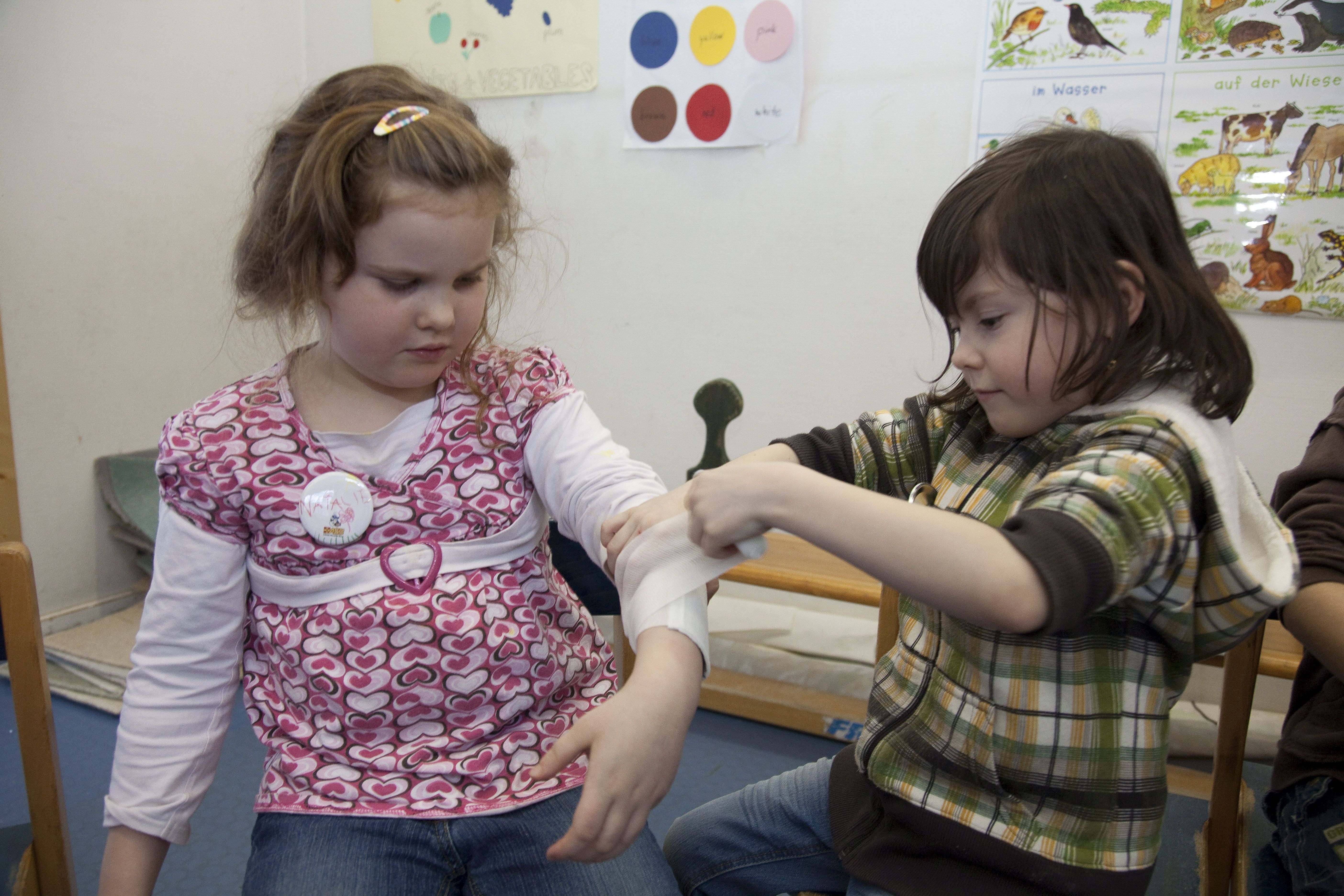 Kinder lernen Erste Hilfe