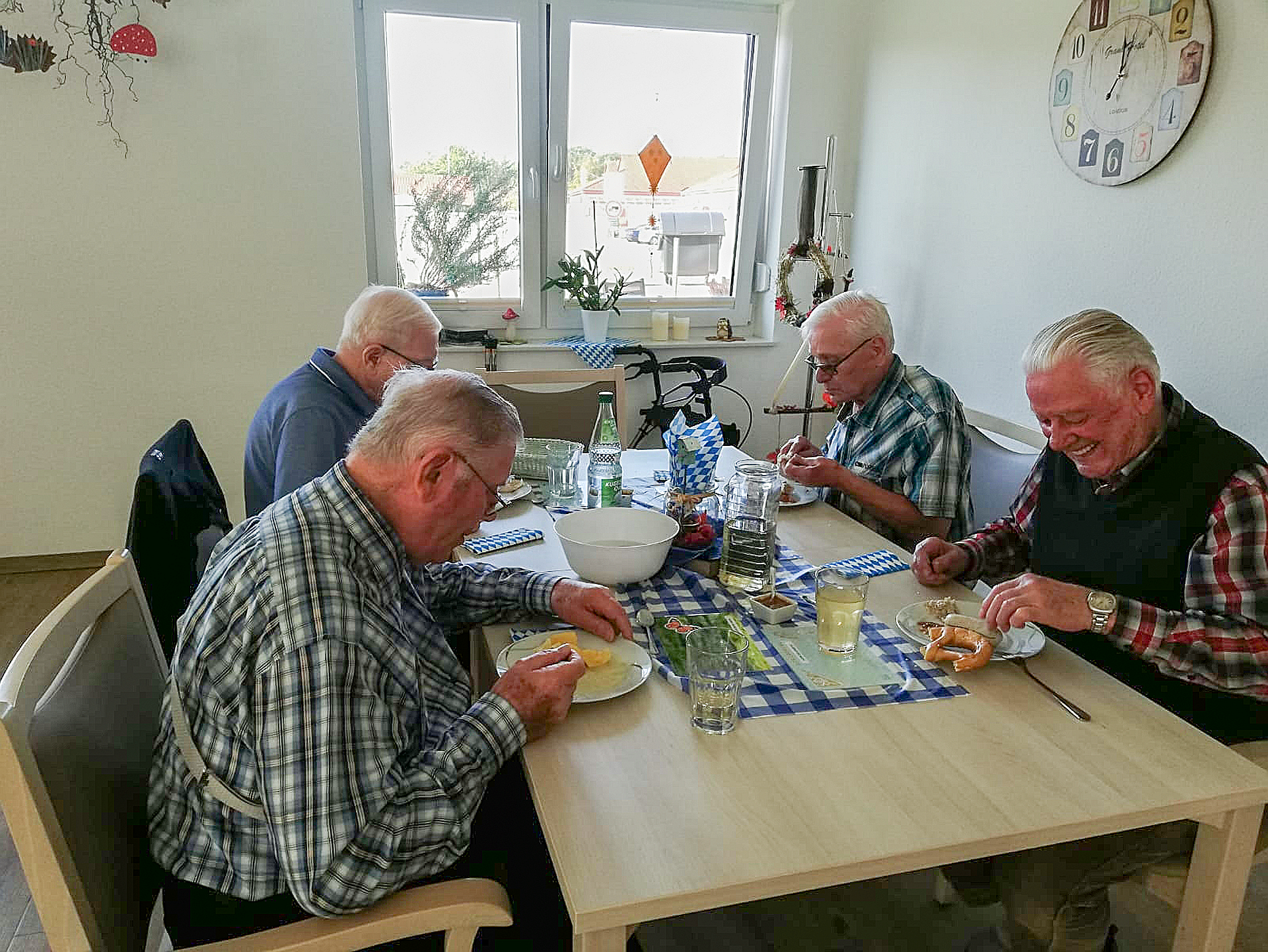 Gemeinsamer Mittagstisch für Senioren in Rohrsen